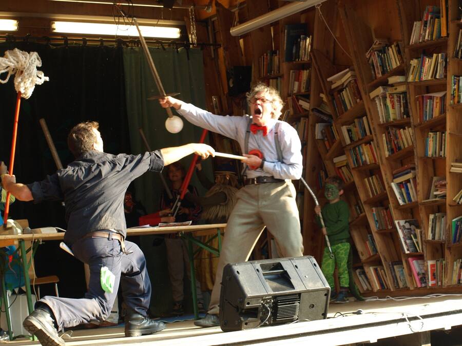 Zwaardgevecht op toneel